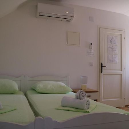 Studio Apartments&Rooms Lela Šipanska Luka Esterno foto