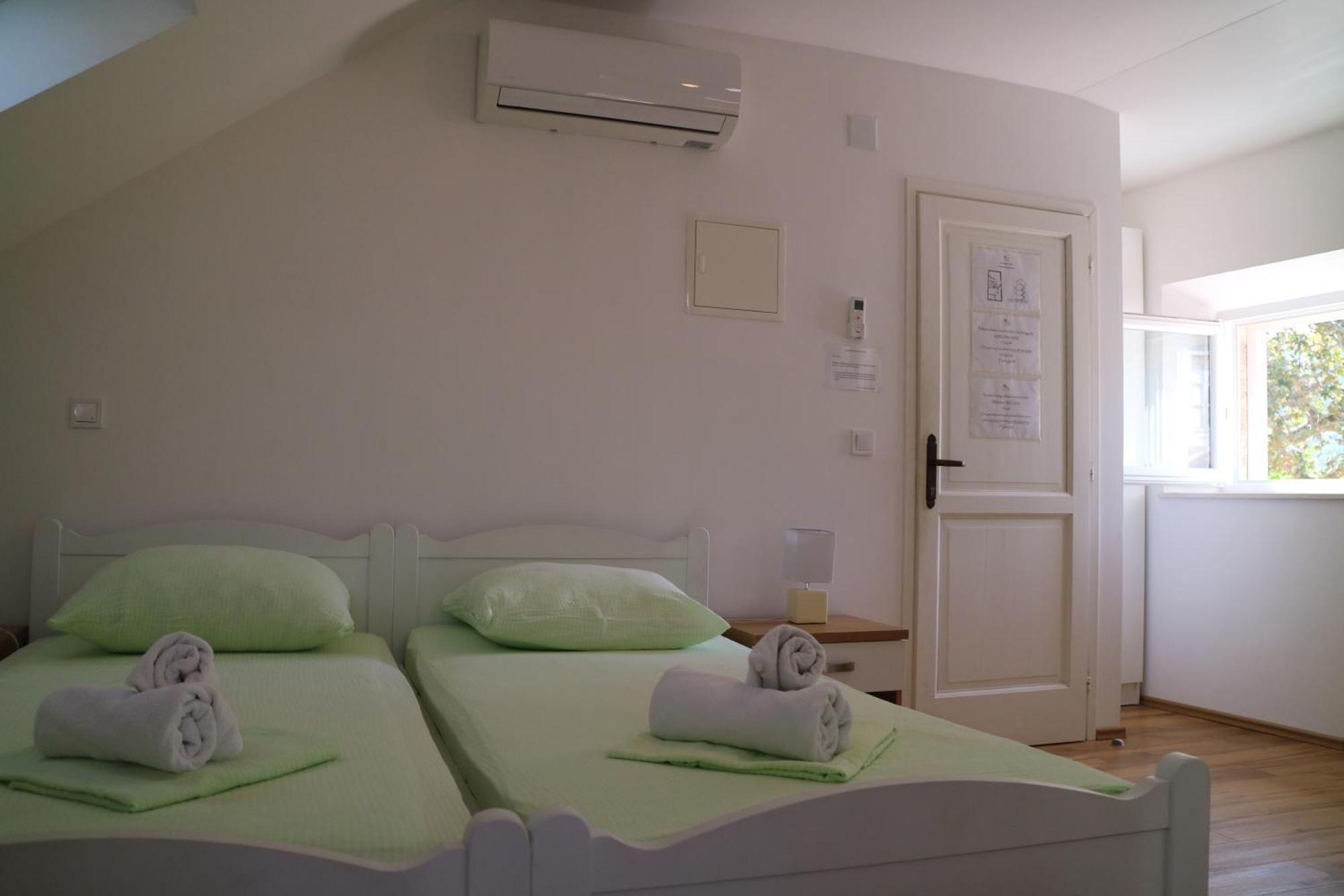Studio Apartments&Rooms Lela Šipanska Luka Esterno foto